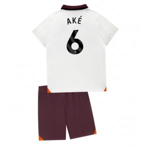 Manchester City Nathan Ake #6 Replika Babytøj Udebanesæt Børn 2023-24 Kortærmet (+ Korte bukser)